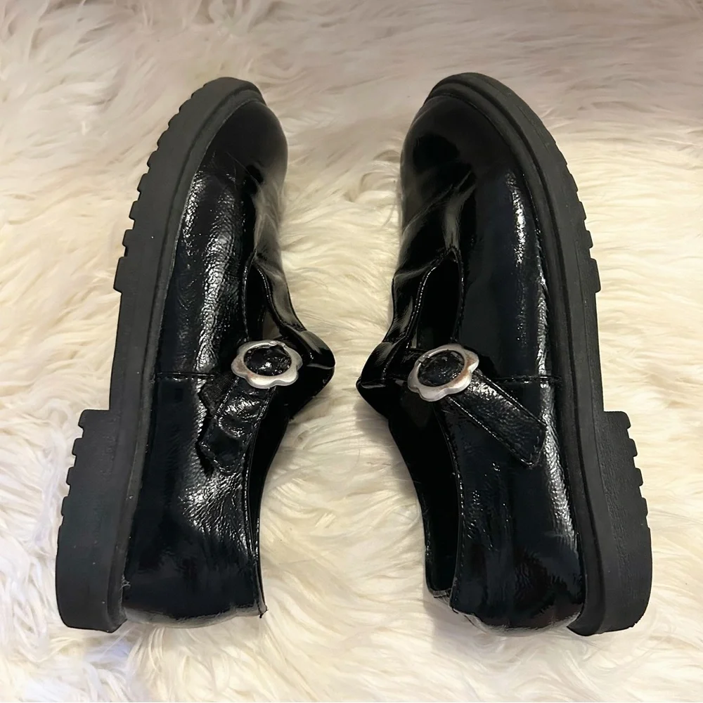 Old Navy Mary Jane Shoes